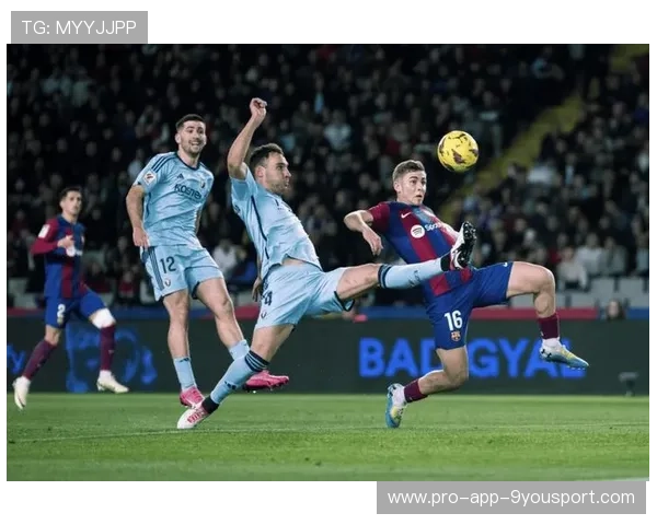 巴萨中场核心的远射破网成为当晚亮点